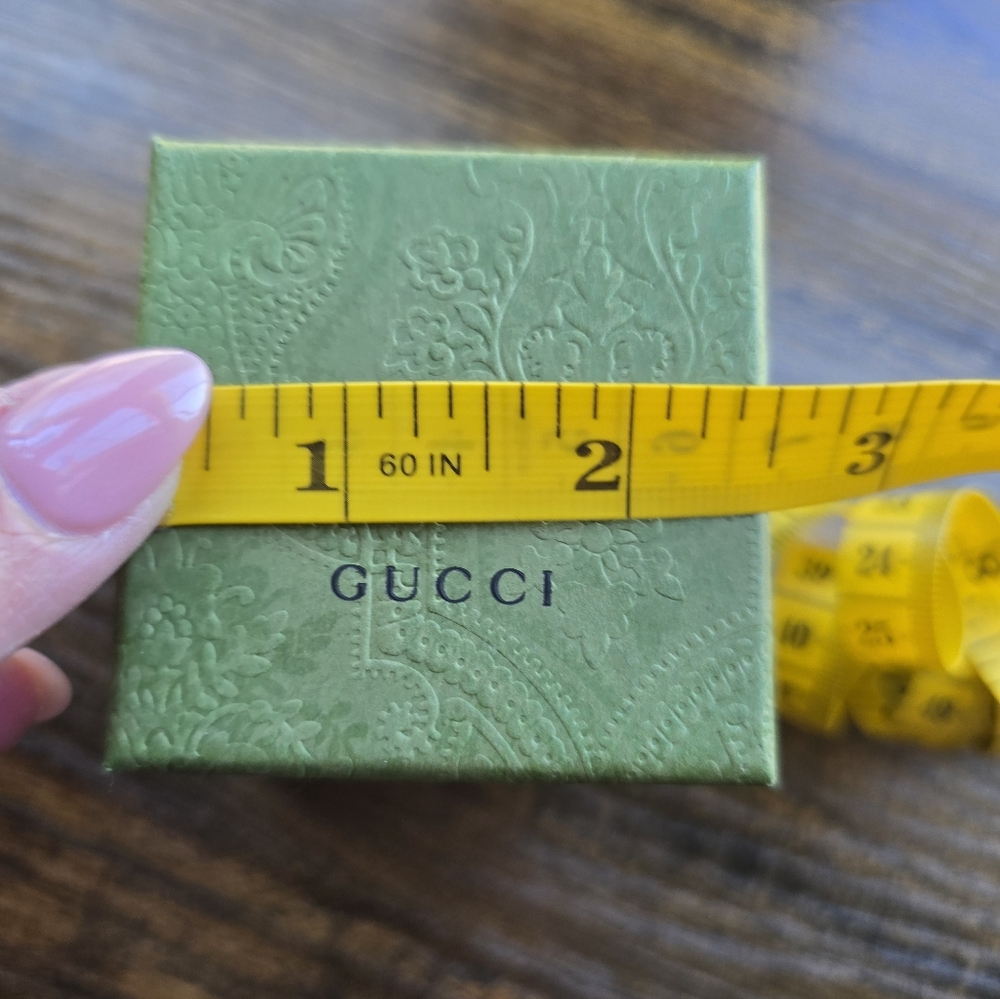 Gucci Green Embossed Box with Ribbon and Book - Picture 3 of 5